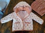 Manteau rose à fleurs + gilets bébé 9 mois (71 cm), Enfants & Bébés, Vêtements de bébé | Taille 68, Comme neuf, Fille, Enlèvement