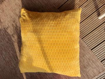 Groot kussen 70 x 70 cm beschikbaar voor biedingen