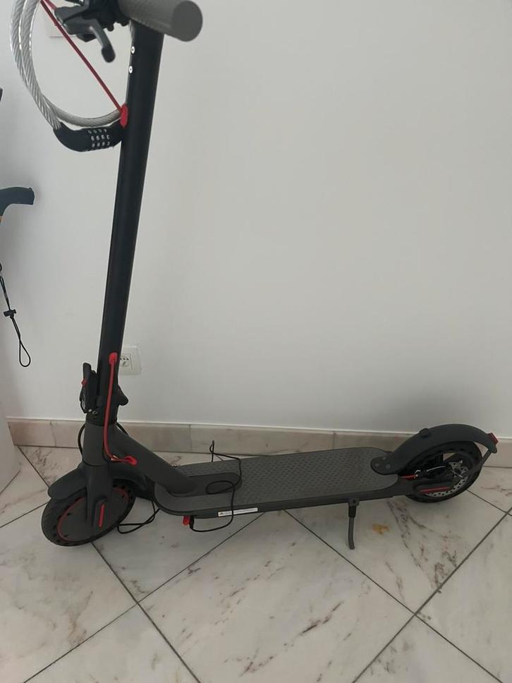 Elektrische step, nieuwstaat., Fietsen en Brommers, Steps, Zo goed als nieuw, Ophalen