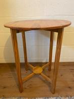 table ronde en bois (pin), Maison & Meubles, Tables | Tables d'appoint, 60 cm ou plus, Rond, Bois, Enlèvement