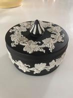 Wedgwood carrousel box, Antiek en Kunst, Antiek | Keramiek en Aardewerk, Ophalen