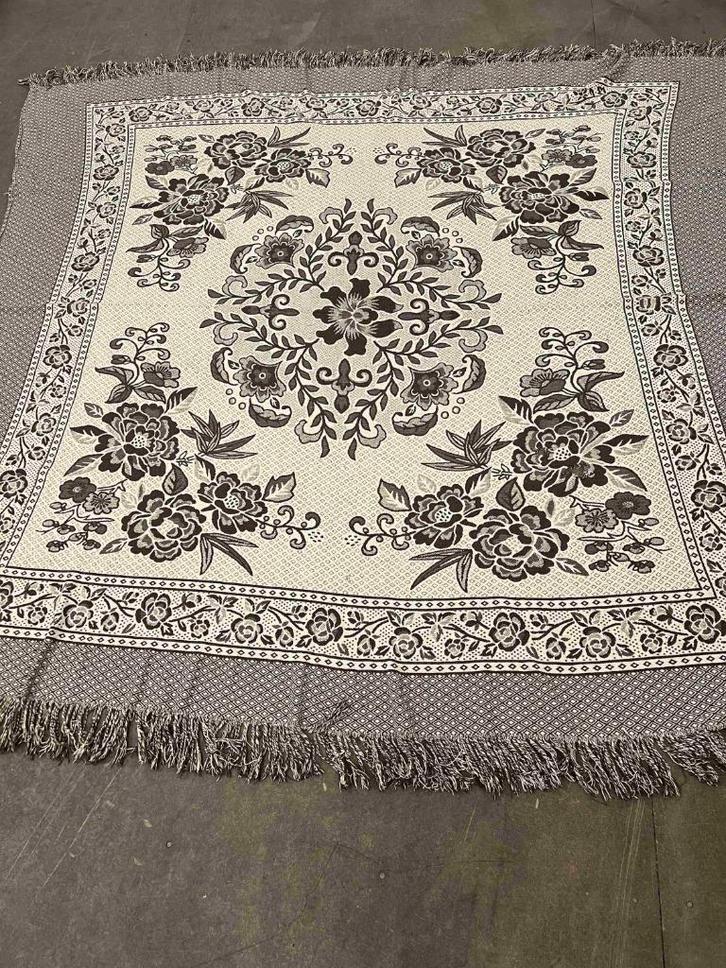 Grand foulard bruin met bloemen 200/180, Huis en Inrichting, Woonaccessoires | Plaids en Woondekens, Gebruikt, Ophalen of Verzenden