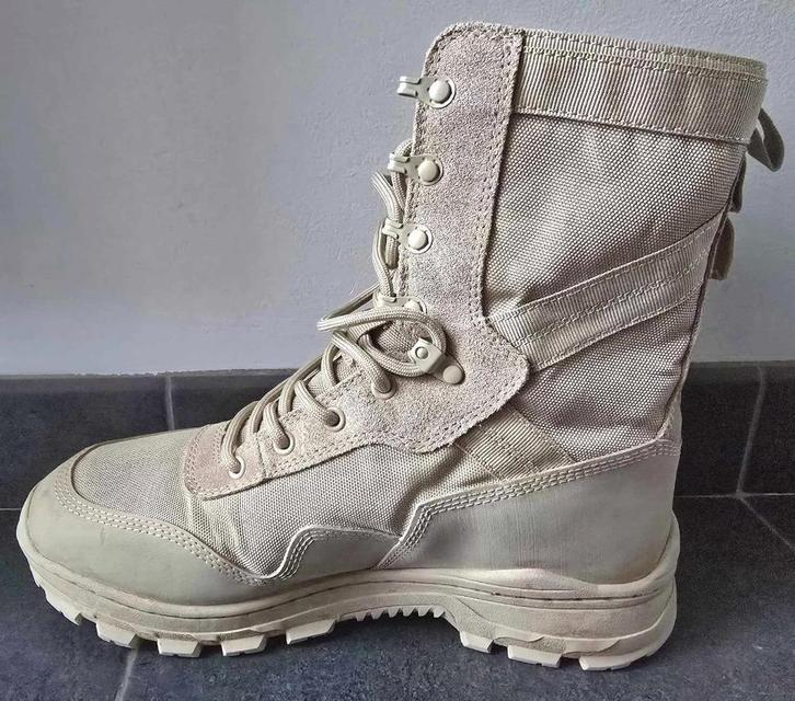 Magnum Raptor 8.0 schoenen - Desert in 42 (grote maat), Kleding | Heren, Schoenen, Zo goed als nieuw, Wandelschoenen, Overige kleuren