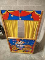 Poppenkast met 8 poppen, Ophalen, Zo goed als nieuw