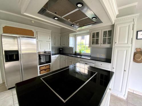 Eikenhouten keuken in klassieke stijl, Huis en Inrichting, Keuken | Complete keukens, Gebruikt, Hoekkeuken, Wit, Graniet of Steen