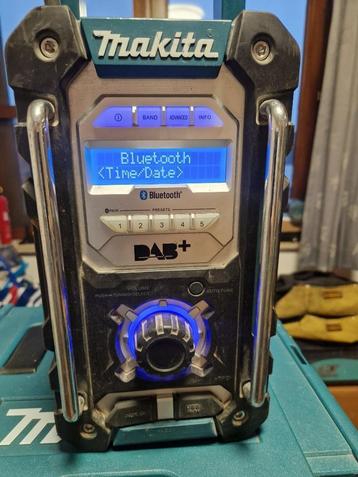 Makita Bouwradio FM DAB/DAB+ Bluetooth beschikbaar voor biedingen