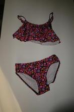 2 badpakken + 1 bikini (maat 128/134), Comme neuf, Fille, Taille 128, Enlèvement ou Envoi