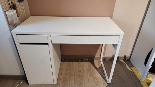 Bureau ikea, Huis en Inrichting, Bureaus, Zo goed als nieuw, Bureau, Ophalen