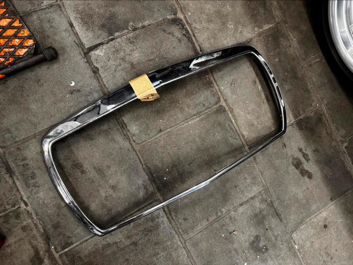 Mercedes E Klasse W123 grille chrome, Auto-onderdelen, Carrosserie, Motorkap, Mercedes-Benz, Oldtimer onderdelen, Voor, Gebruikt