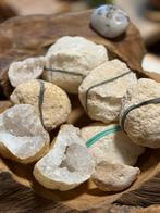 Mooie geodes met bergkristal (ca. 7 cm), Verzamelen, Mineralen en Fossielen, Ophalen of Verzenden, Mineraal