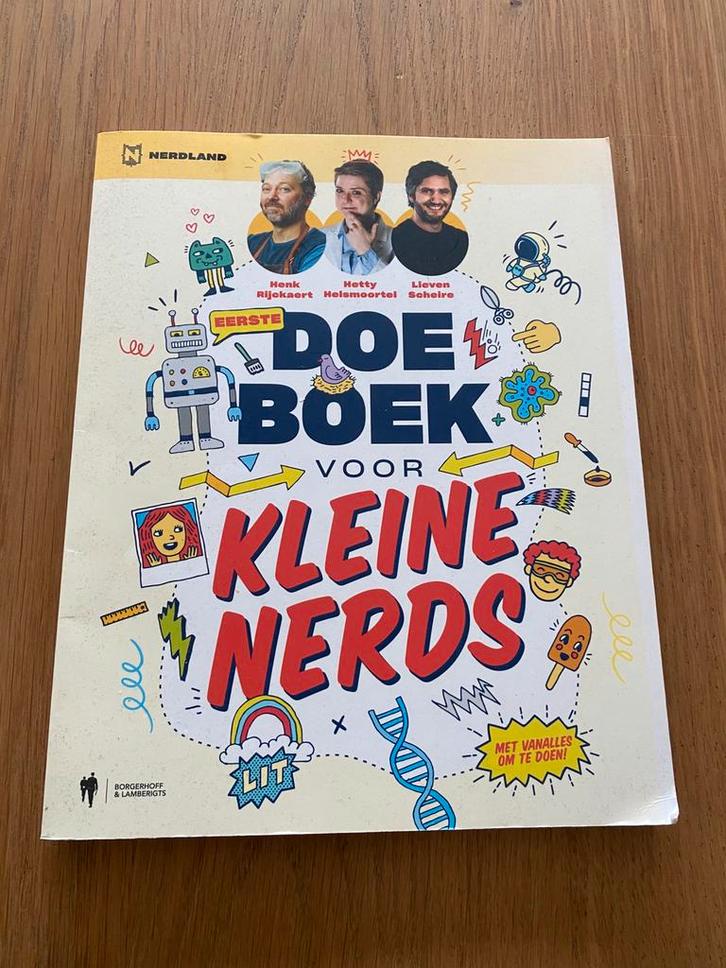 Hetty Helsmoortel - Doeboek voor kleine nerds, Boeken, Kinderboeken | Jeugd | onder 10 jaar, Ophalen