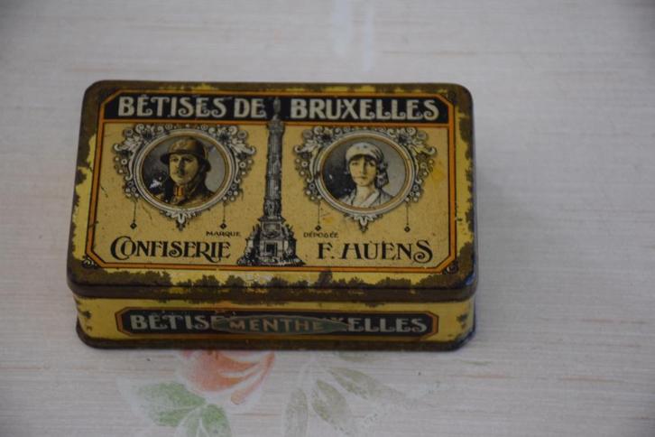 Doos koningshuis Betises de Bruxelles, Verzamelen, Koningshuis en Royalty, Gebruikt, Ophalen of Verzenden