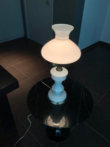 Vintage Staande Opaline Olielamp beschikbaar voor biedingen