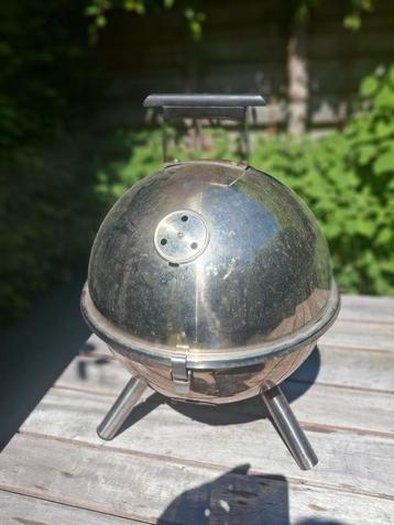Kleine bbq (Picknick) beschikbaar voor biedingen