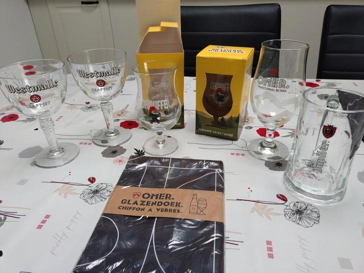 2 Westmalle 2 la Chouffe 1 Jupiler glas, Collections, Verres & Petits Verres, Comme neuf, Enlèvement ou Envoi
