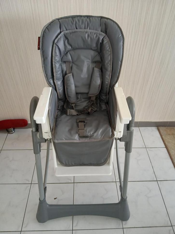 Eetstoel Topmark, Kinderen en Baby's, Kinderstoelen, Zo goed als nieuw, Meegroeistoel, Aanschuifbaar, Afneembaar eetblad, Gordel(s)