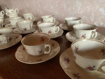 Vintage porseleinen servies Chodziez beschikbaar voor biedingen