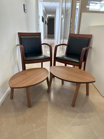 Set van 2 fauteuils + 2 salontafels beschikbaar voor biedingen