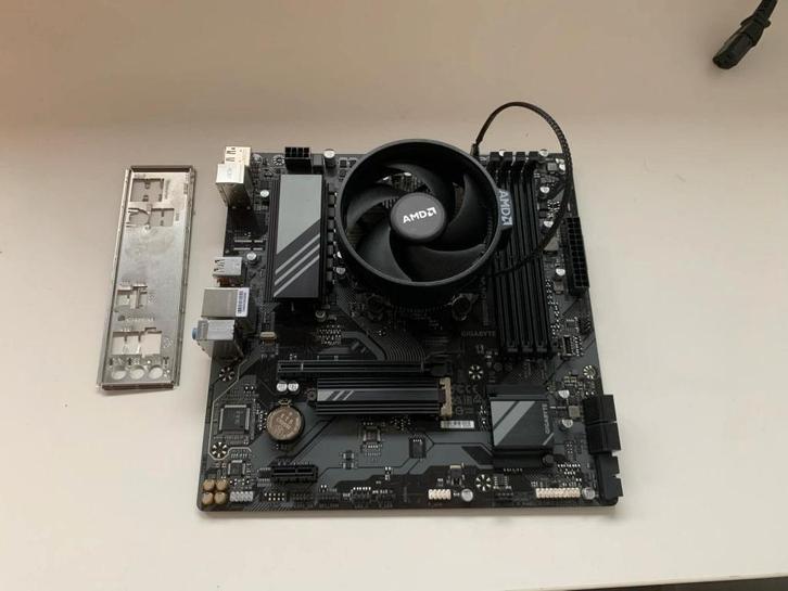 Ryzen 5 7600 + Gigabyte A620M Gaming X, Computers en Software, Desktop Pc's, Zo goed als nieuw, 3 tot 4 Ghz, Gaming, Ophalen of Verzenden