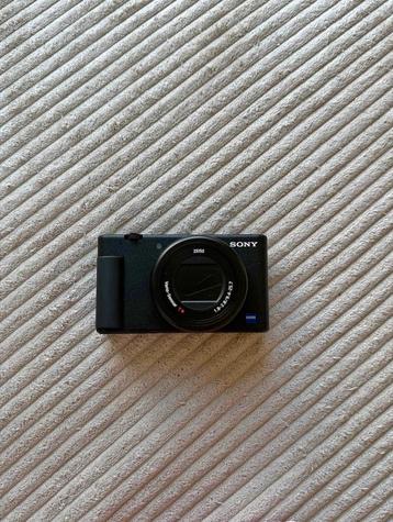 SONY ZV-1 + VLOGGING GRIP NIEUW NOG NOOIT GEBRUIKT, Enlèvement ou Envoi, Neuf, Caméra, Sony