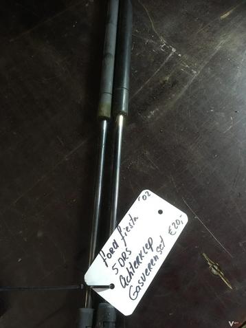 ford fiesta 5 drs gasverenset achterklep 2003 beschikbaar voor biedingen