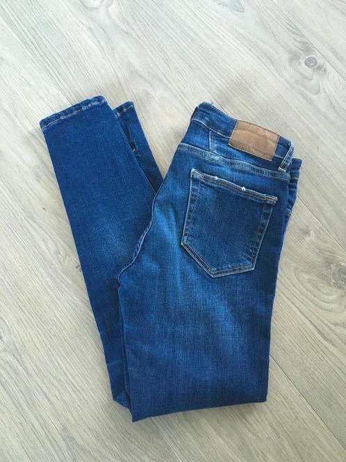 Jeansbroek Zara maat 26 met split, Vêtements | Femmes, Jeans, Comme neuf, W27 (confection 34) ou plus petit, Bleu, Enlèvement ou Envoi
