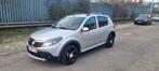 Zeer mooie Dacia Sandero stepway 1.5dci van 2de eigennaar, Auto's, Dacia, Voorwielaandrijving, Stof, Zwart, 4 cilinders