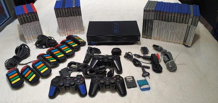 PlayStation II-set, Games en Spelcomputers, Spelcomputers | Sony PlayStation 2, Zo goed als nieuw, Phat, Met 3 controllers of meer