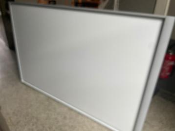Smartboard 87" (2 stuks, ook beamers BenQ)  beschikbaar voor biedingen