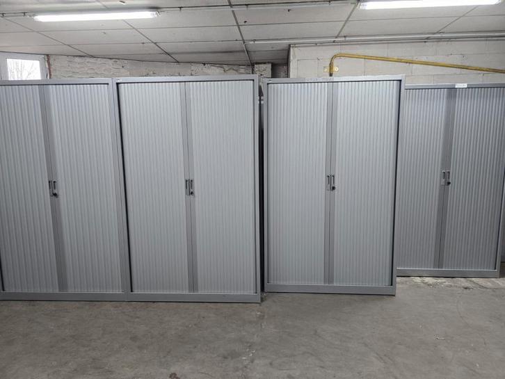 Description –💥 Armoire métallique professionnel à rideaux, Maison & Meubles, Armoires | Armoires à porte coulissante & Armoires à archives