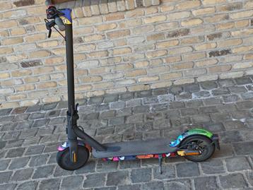 Trottinette électrique Xiaomi Mi Essential 1S (M365) — Très, Enlèvement, Comme neuf, Moins de 30 km par batterie, Autres marques