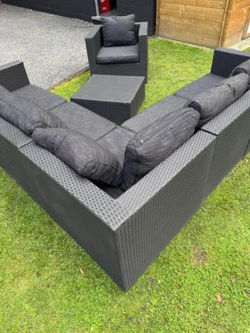 Lounge set beschikbaar voor biedingen