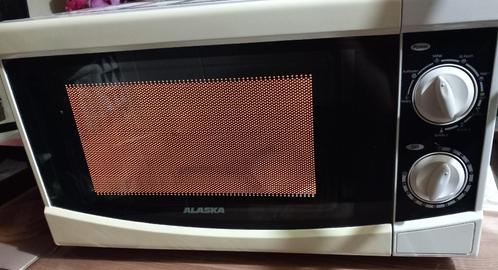 Combinatie van magnetron en grill in Alaska, Elektronische apparatuur, Microgolfovens, Gebruikt, Tussenbouw, Combi-microgolfoven