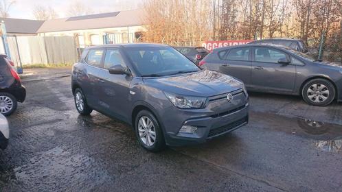 Ssangyong tivoli 1600 essence 2017 77000km clim, ja 1prop GA, Auto's, SsangYong, Bedrijf, Te koop, Tivoli, ABS, Airbags, Airconditioning