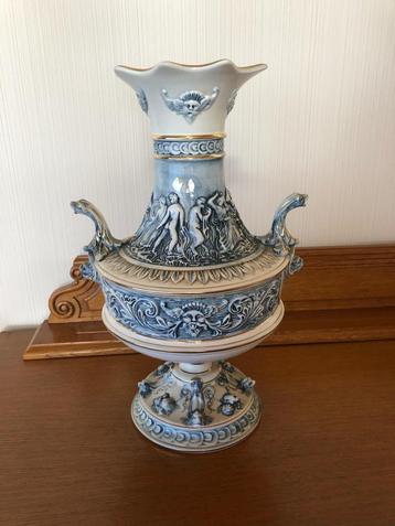 Blauwe vaas van Capodimonte  beschikbaar voor biedingen