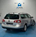 Volkswagen Passat 1.8 TSI Highline DSG, Auto's, Automaat, Parkeersensor, Zwart, 4 cilinders