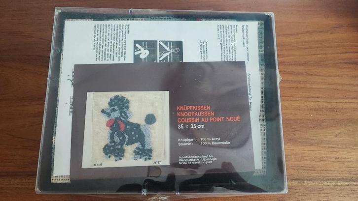 knoopkussen hondje, nieuwe set borduren, Hobby en Vrije tijd, Borduren en Borduurmachines, Gebruikt, Ophalen of Verzenden