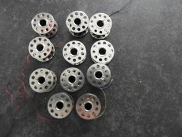 11 naaimachine spoelen beschikbaar voor biedingen