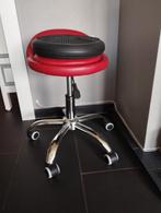 Tabouret rouge sur roulettes, Zo goed als nieuw, Ophalen