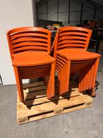 Te koop: set oranje kunststof stapelstoelen, Ophalen, Zo goed als nieuw, Kunststof