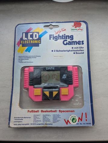 Jeu Électronique LCD Vintage Euro Play Fighting Games beschikbaar voor biedingen