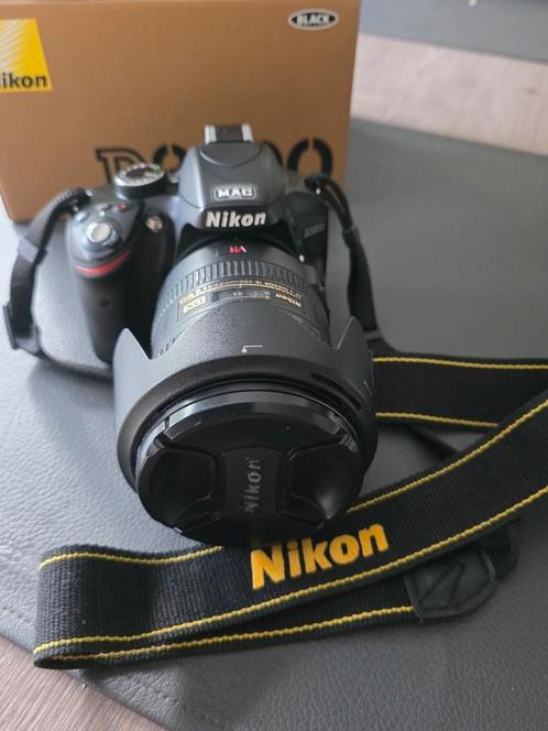 Nikon D3200 + Nikon Nikkor Lens 18-200mm+ 2 opbergtassen., Audio, Tv en Foto, Fotocamera's Digitaal, Zo goed als nieuw, Spiegelreflex