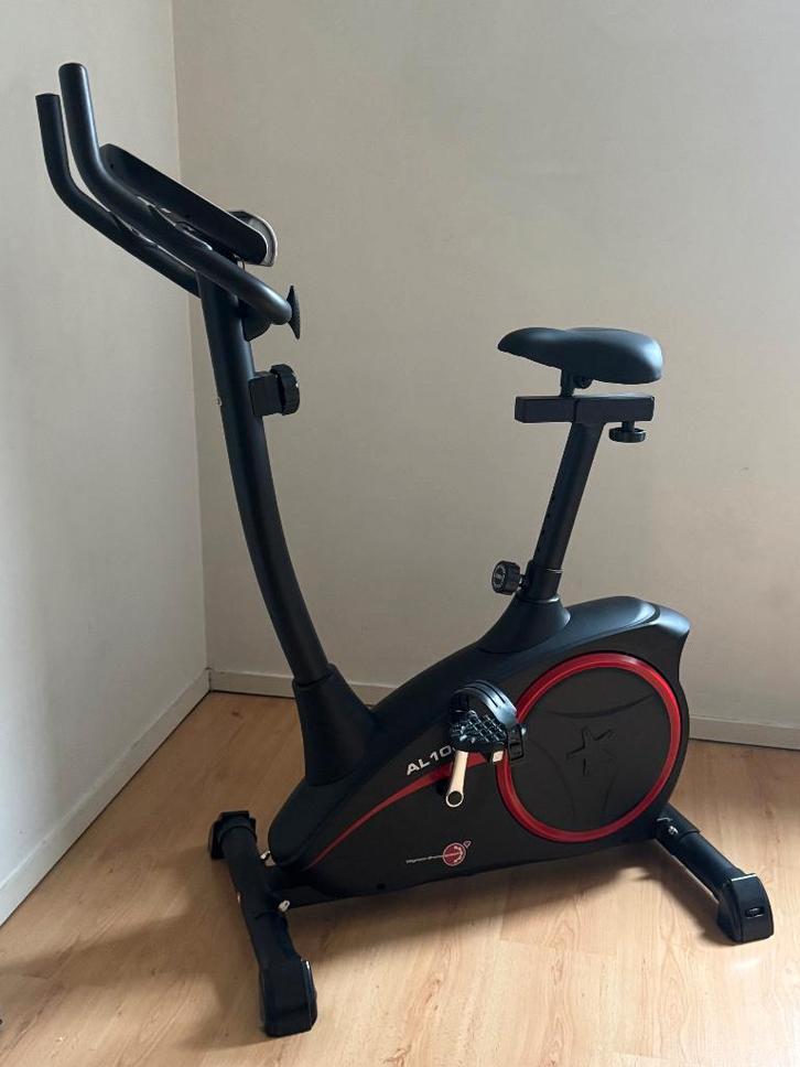 Hometrainer nieuwstaat, Sport en Fitness, Fitnessapparatuur, Zo goed als nieuw, Hometrainer, Benen, Buik, Rug, Overige materialen