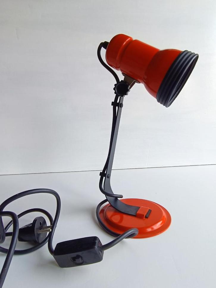 Lampe de bureau vintage rouge – années 70 design, Antiquités & Art, Antiquités | Éclairage, Enlèvement