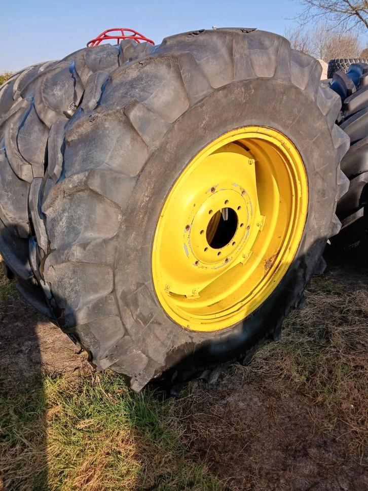 diverse michelin banden en velgen fendt jd mf ford case fiat, Zakelijke goederen, Landbouw | Onderdelen | Banden, Velgen en Assen