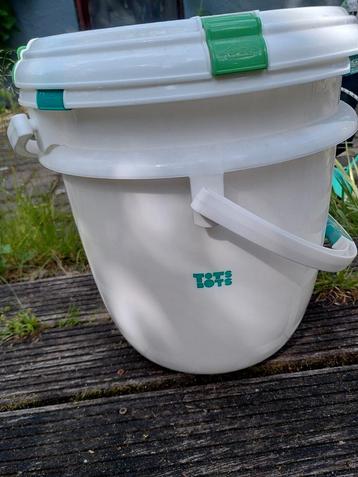 Twee grote luieremmers van Tots bots voor wasbare luiers  beschikbaar voor biedingen