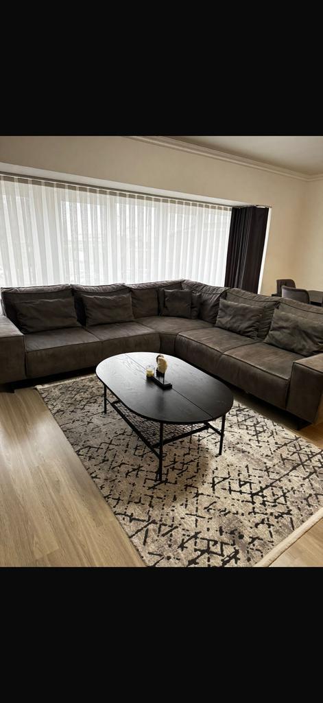 Hoekzetel + salontafel + tapijt + 8 eetstoelen – goede staat, Huis en Inrichting, Zetels | Complete zithoeken, Zo goed als nieuw