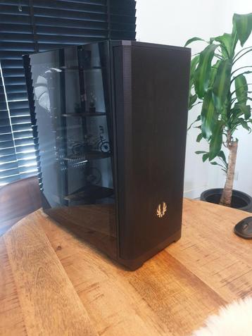 Gaming pc + monitor  beschikbaar voor biedingen