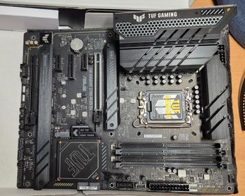 CARTE MERE Asus Tuf Z970 PLUS D4 en parfait état beschikbaar voor biedingen