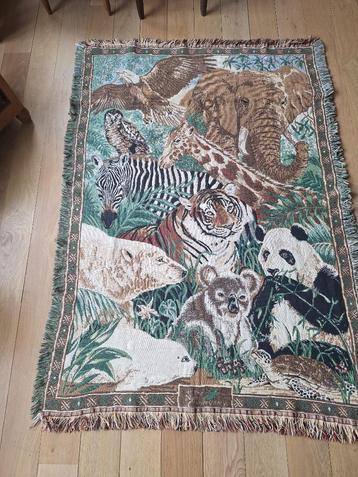 Speel of wandtapijt met dieren beschikbaar voor biedingen